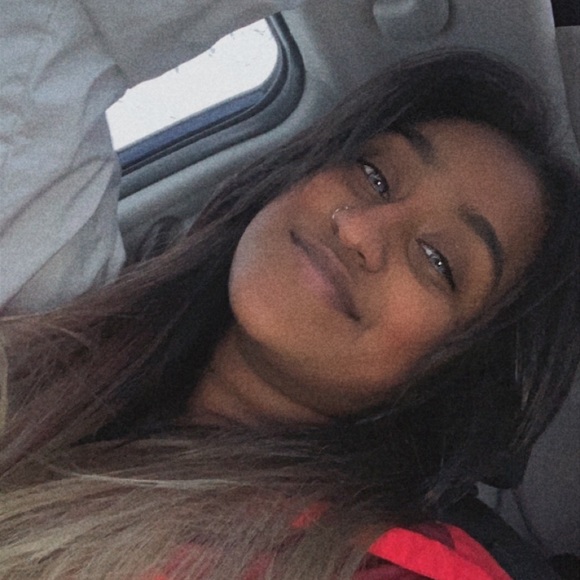 Meet your Posher, Yasicca - Picture 1 of 1